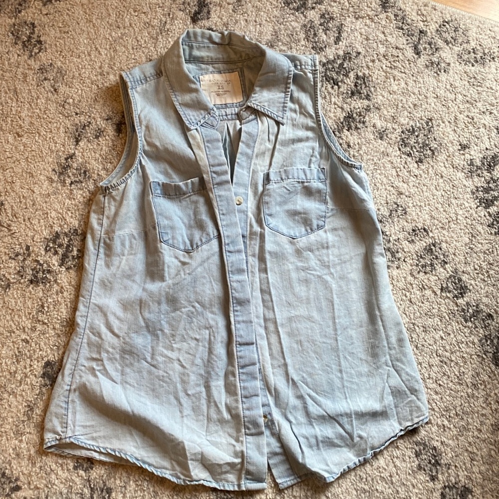 Collared sleeveless jean top